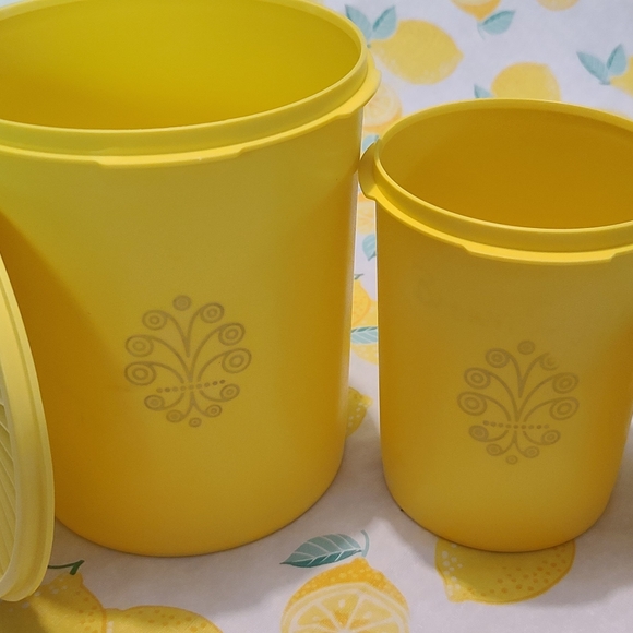 Vintage Tupperware Canisters Yellow - Picture 4 of 5
